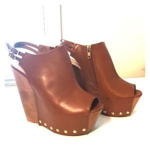 Zigi Soho Tan Brown Leather Wedges